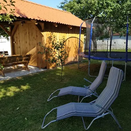 Ve Stodole ホームステイ Stráž nad Nežárkou